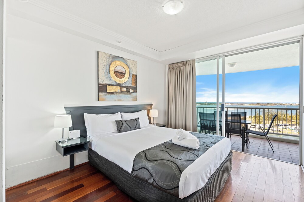 3 BEDROOMS, APARTMENT