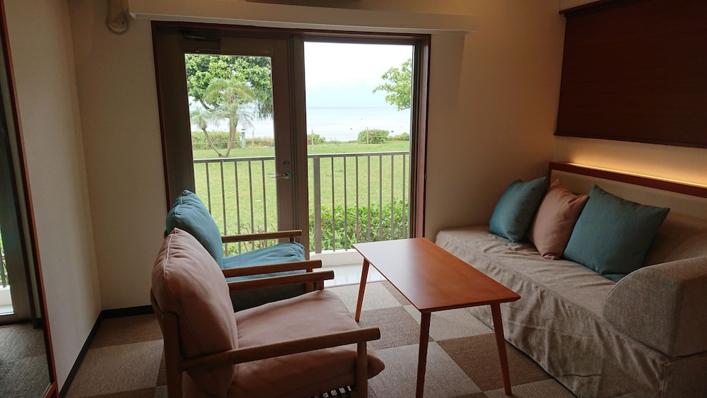 Ishigaki Seaside Hotel 24/50