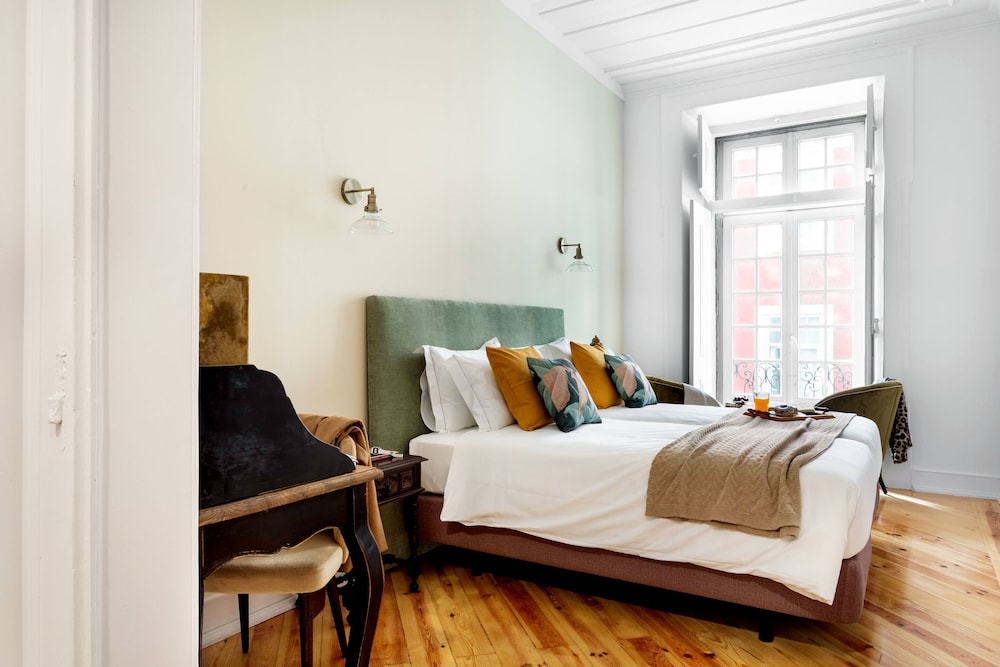 Room, Twin Beds, LeL Madalena GuestHouse 3/10