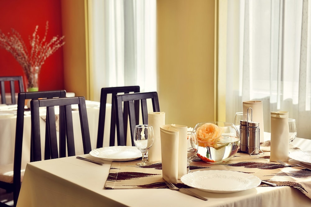 President Hotel 47/63