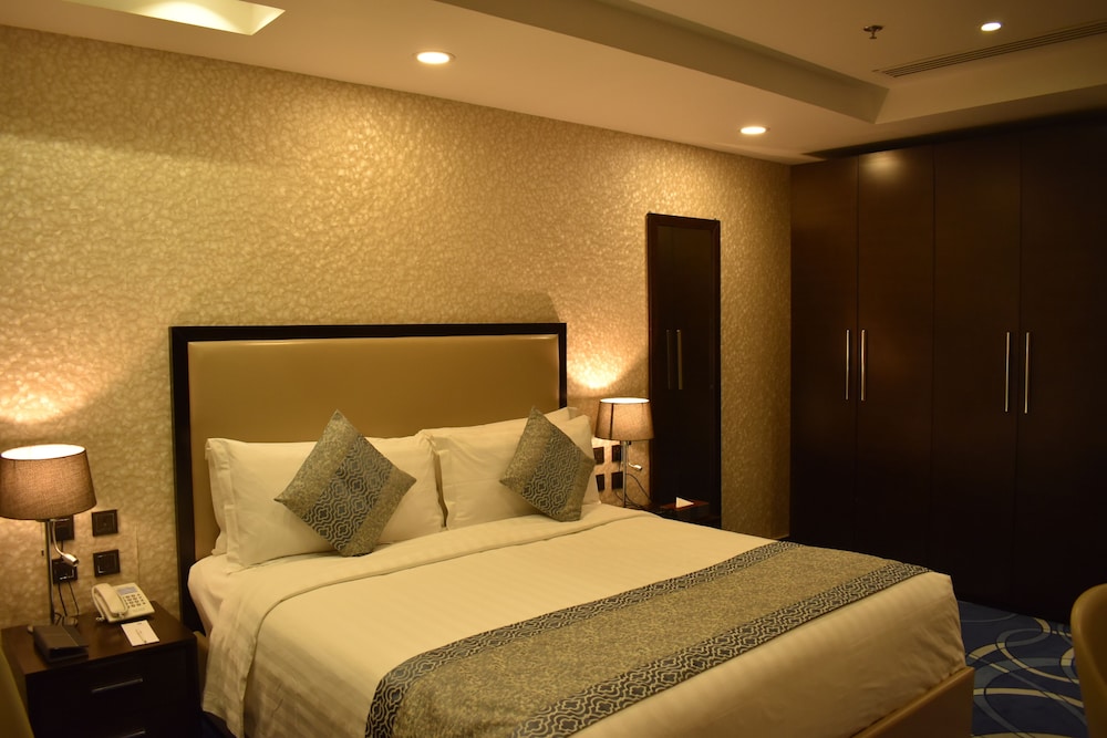 Junior Suite, King Bed