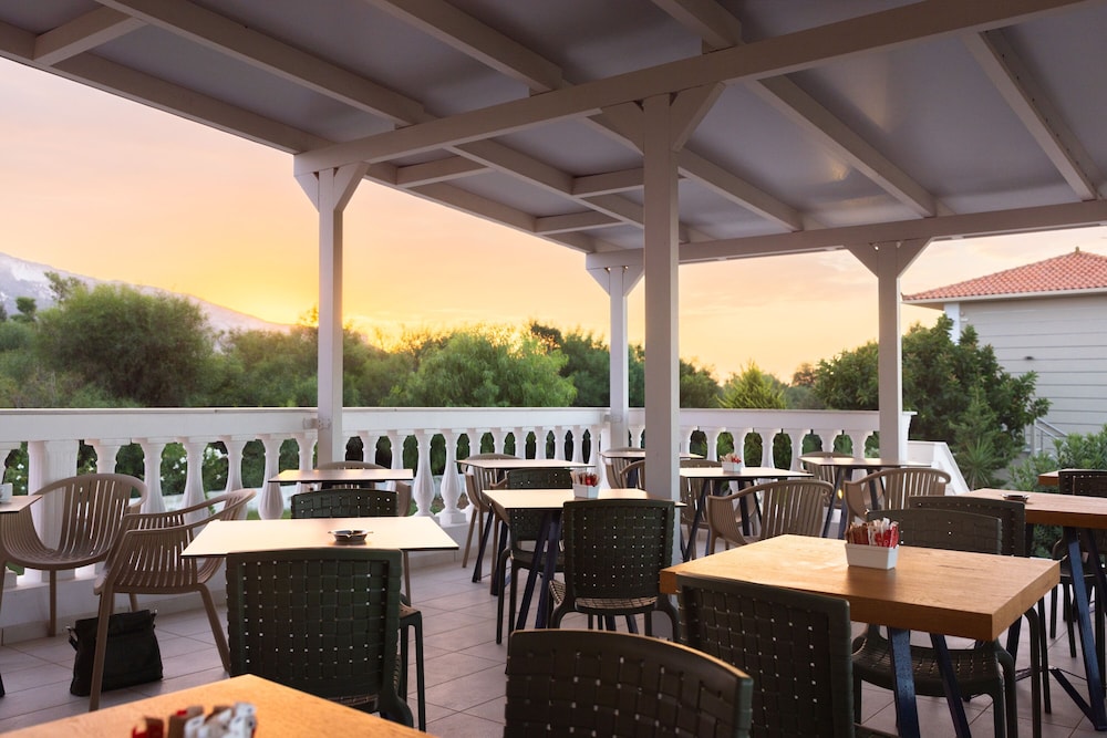 Kalamaki Beach Hotel 37/50