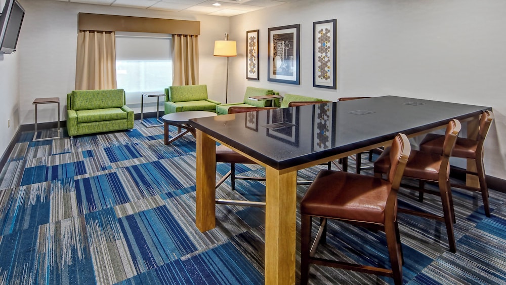 Holiday Inn Express Hotel Suites Cookeville 54/73