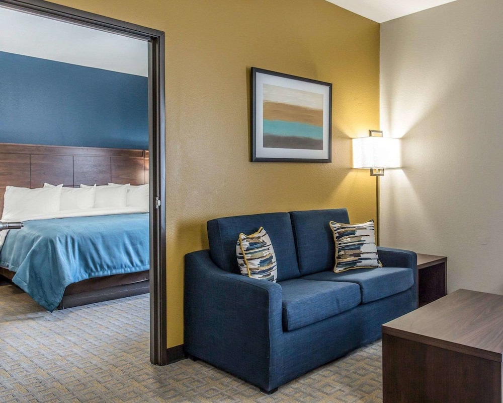 MainStay Suites Midland TX 33/44