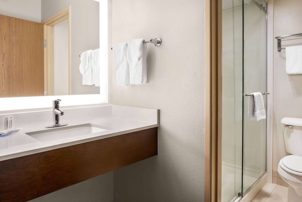 غرفة بسرير كينج لذوي الإعاقة، Americinn By Wyndham Rapid City 10/10