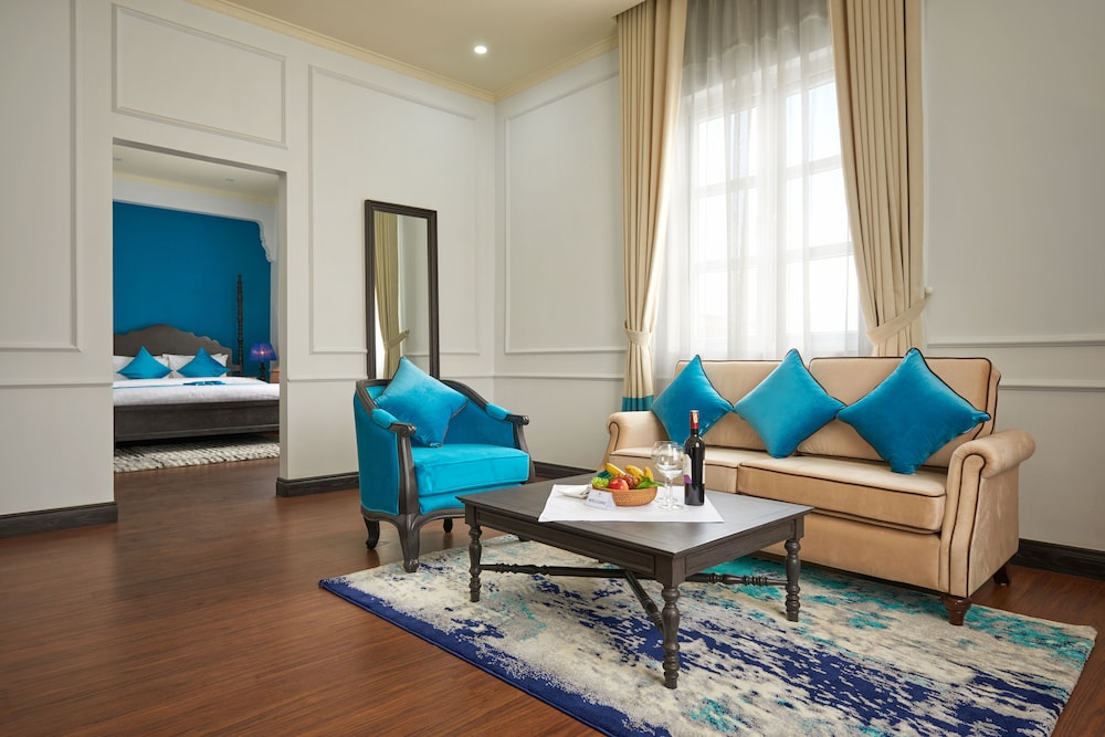 Manoir Des Arts Hotel 53/73