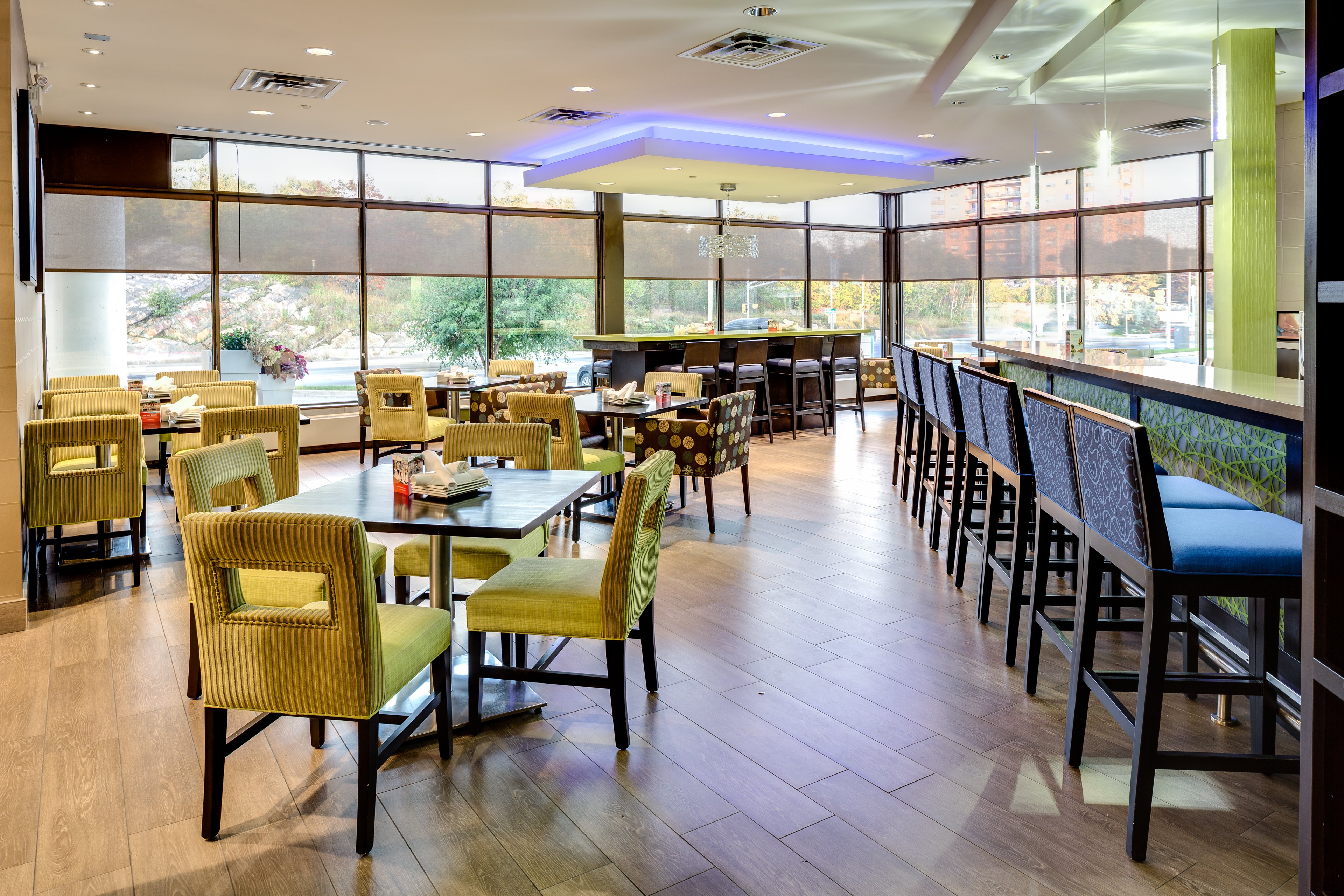 HOLIDAY INN SUDBURY 32/58