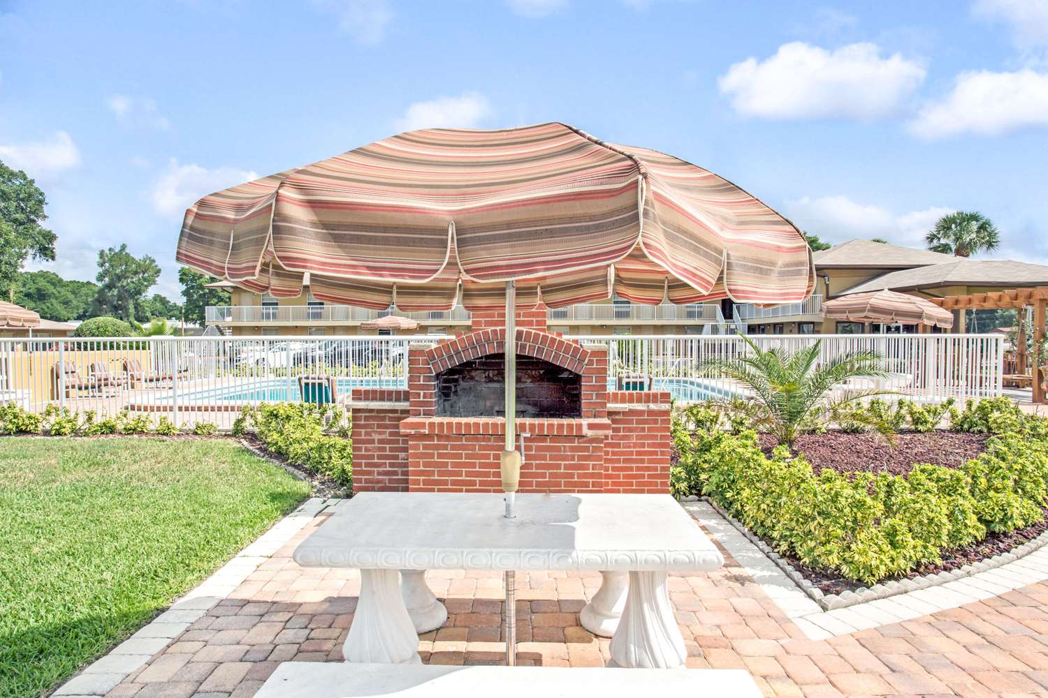Days Inn By Wyndham Orange City/Deland 37/39