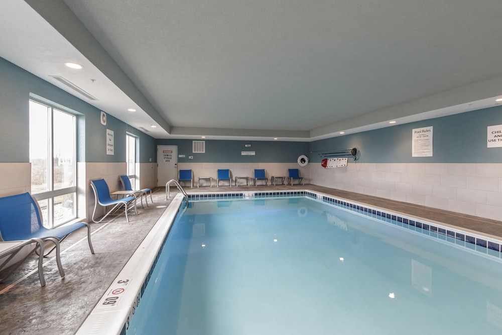 Holiday Inn Express and Suites South Bend South 35/64