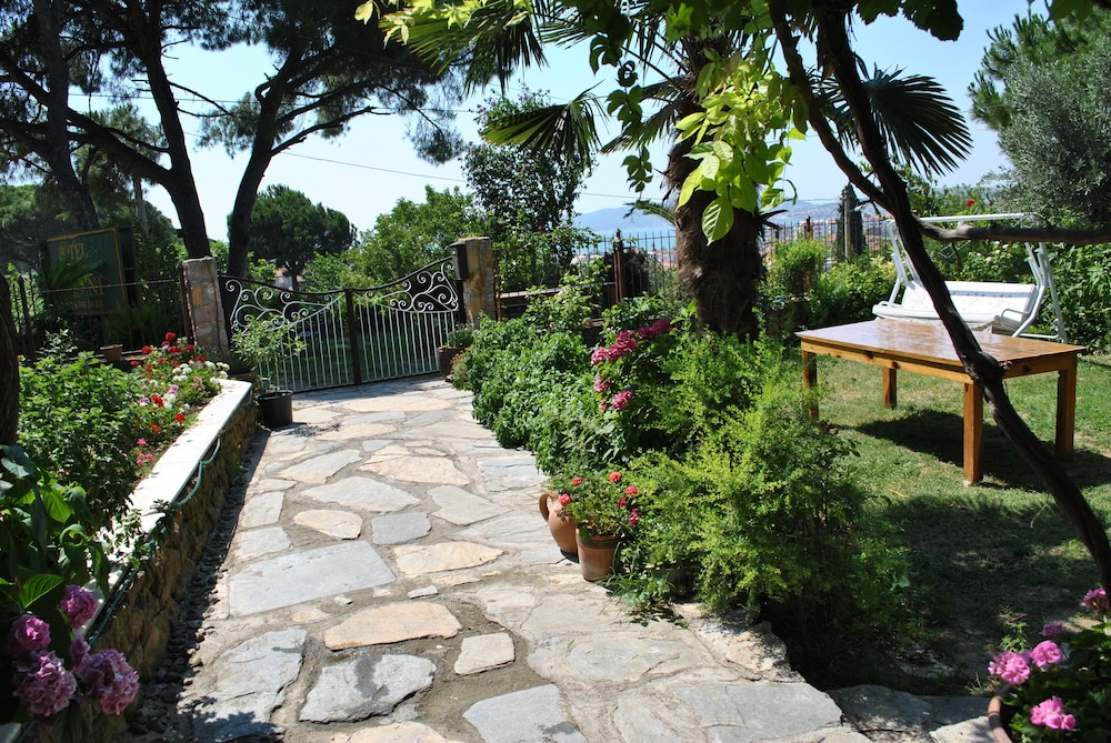 Gunebakan Taliani Otel 33/41