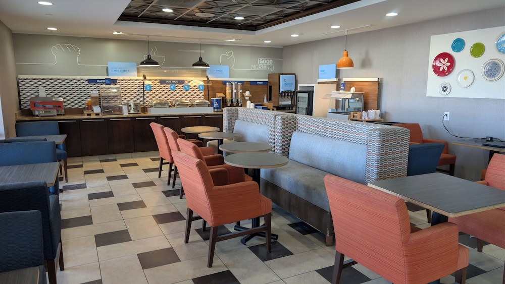 Holiday Inn Express Philadelphia Airport 40/50