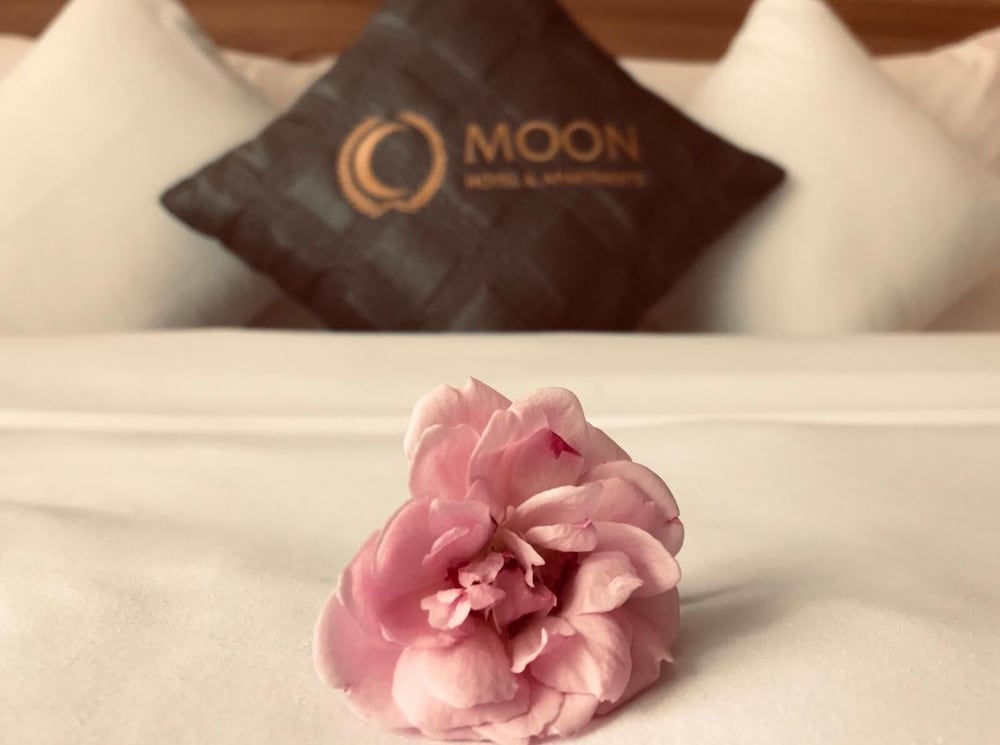 Moon Hotel & Apartment 35/75