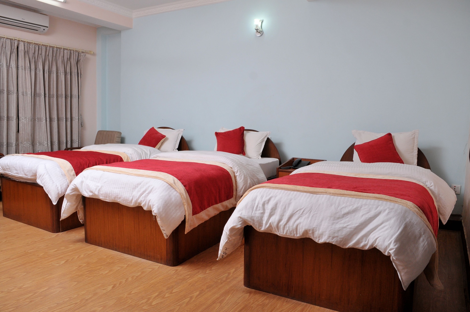 3 BEDROOMS, DELUXE, TRIPLE