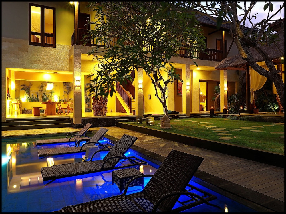 The Secret Villas 3/35