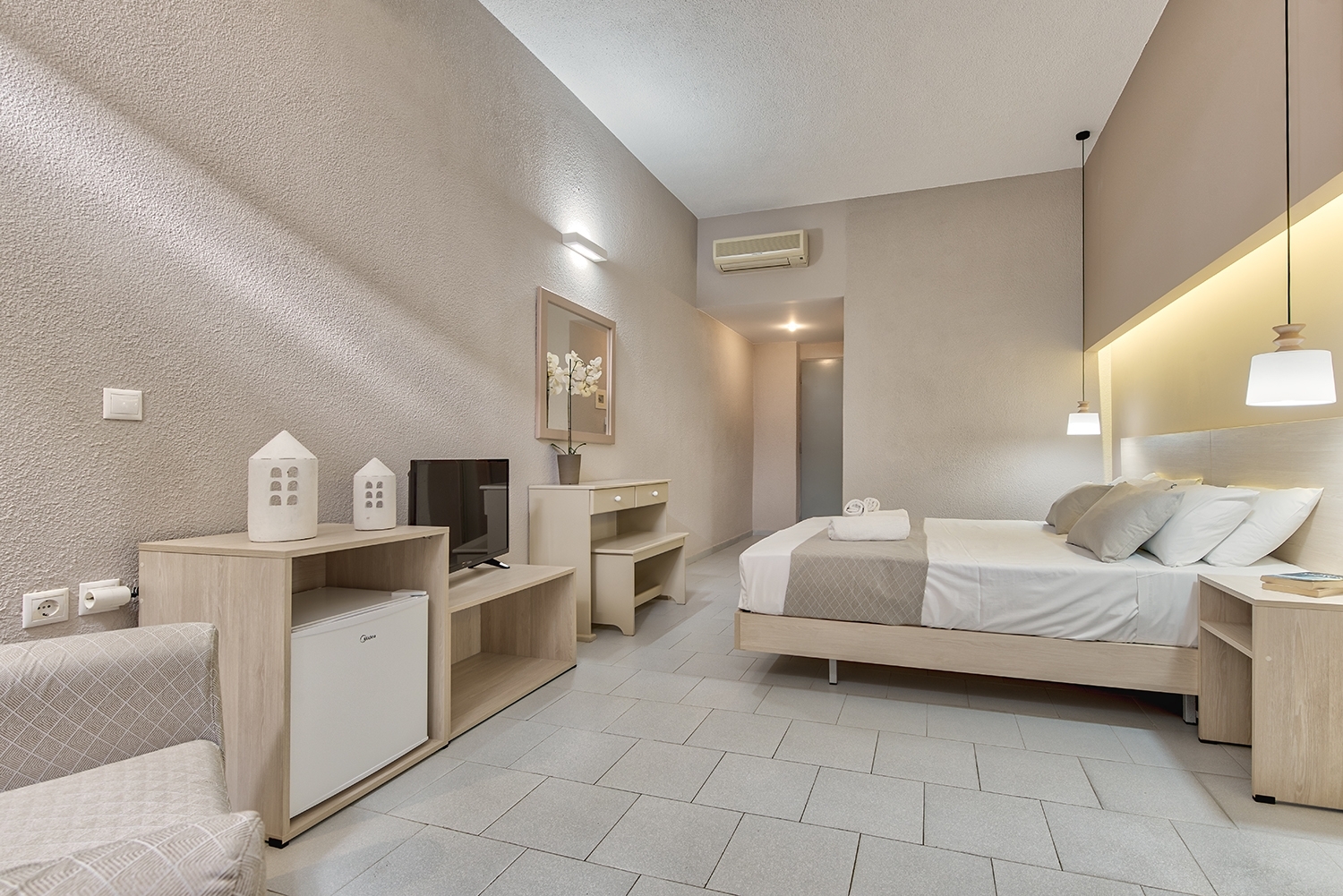 Semi Room, Double or Twin Bed