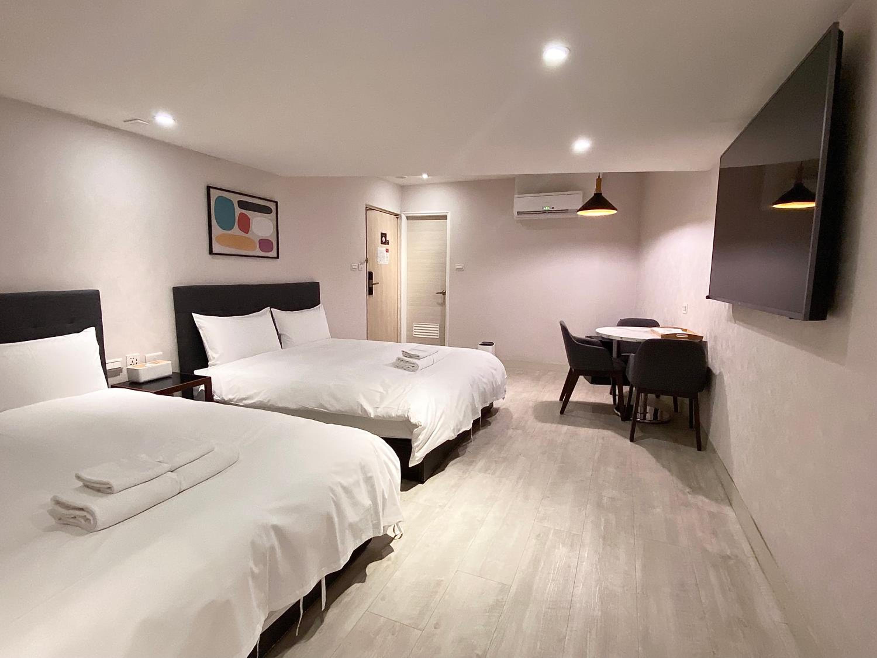 Theater, Comfort, 2 Double Beds, No Window