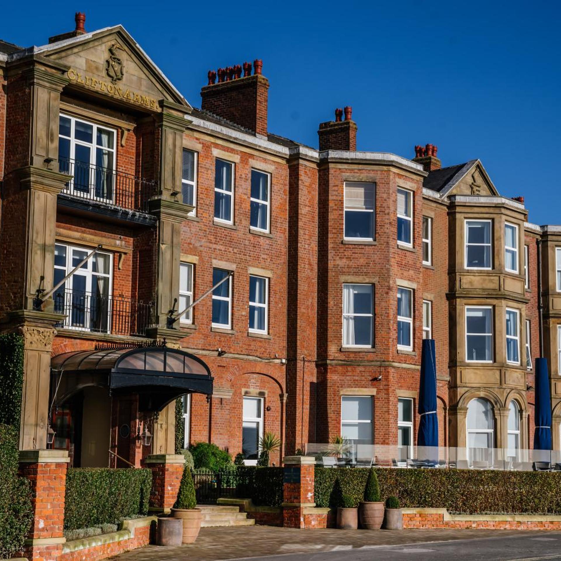 Clifton Arms Hotel 4/58