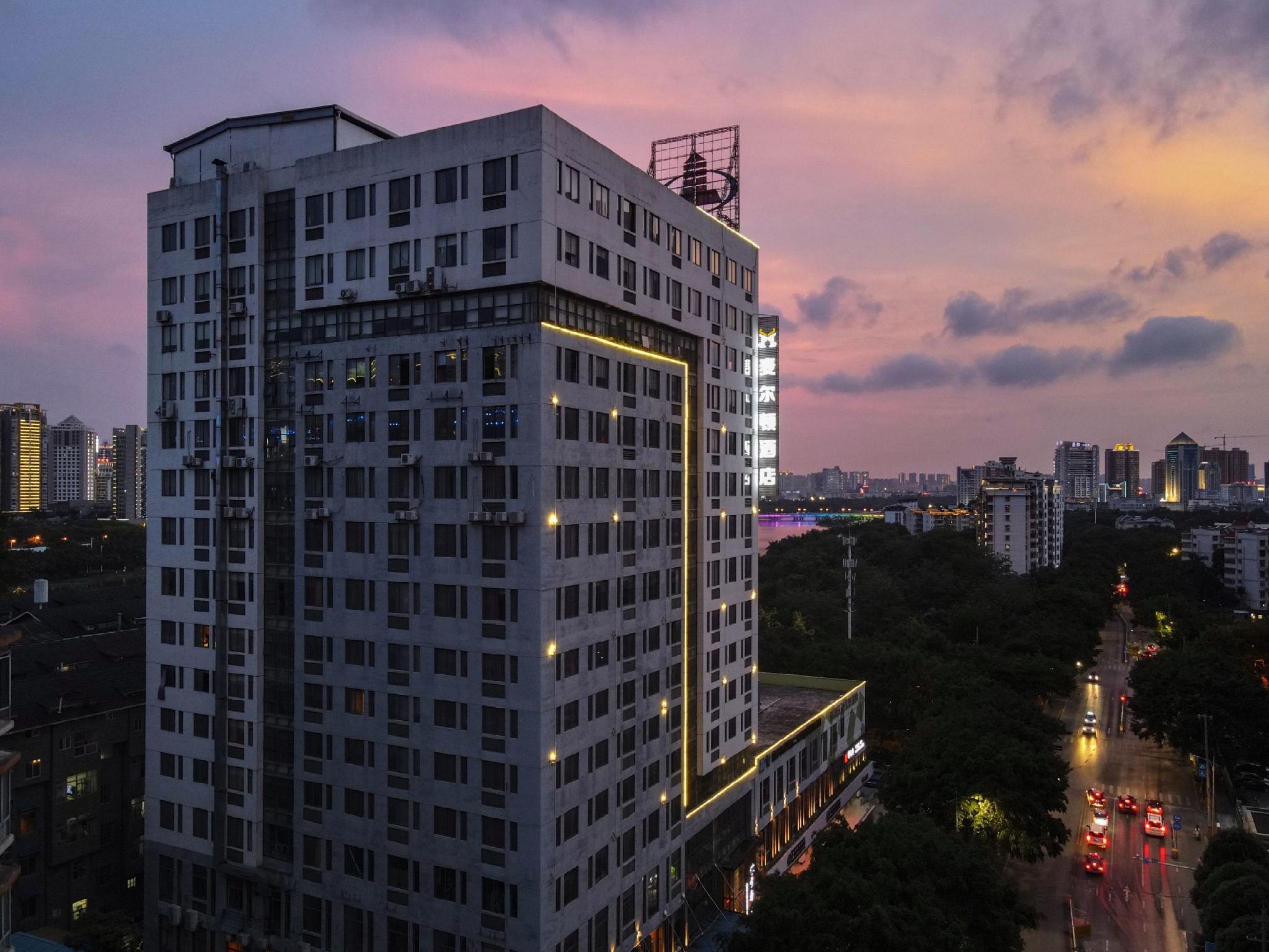 Melton Hotel Nanning 3/25