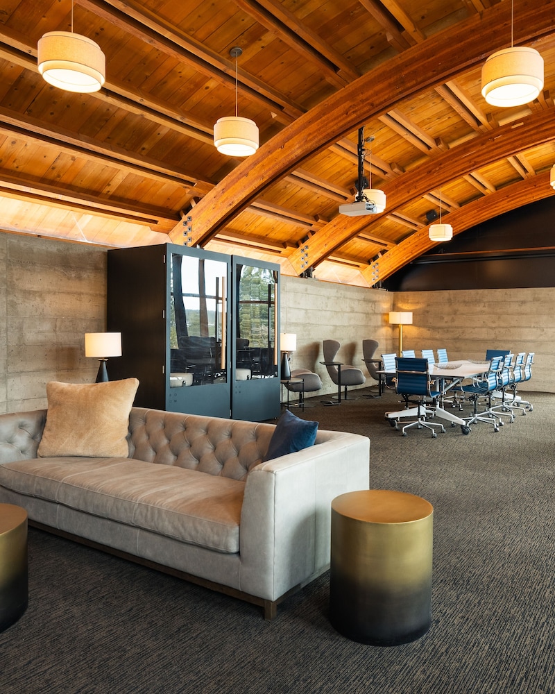 Gravity Haus Truckee-Tahoe 36/50