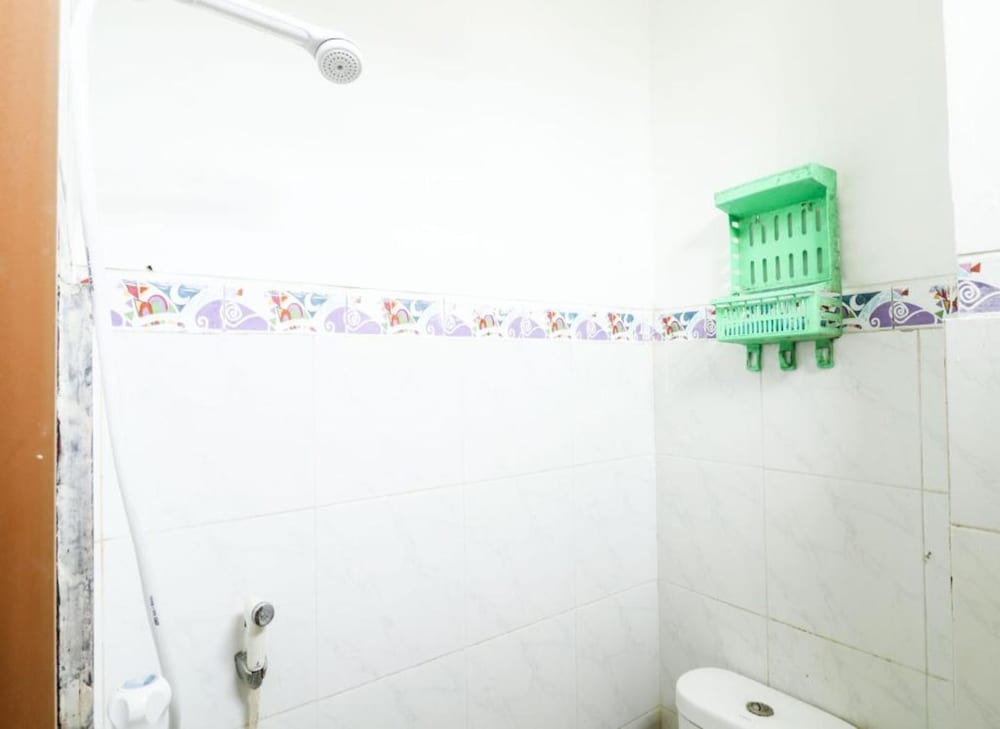 Kost Vip Josh UGM 15/16