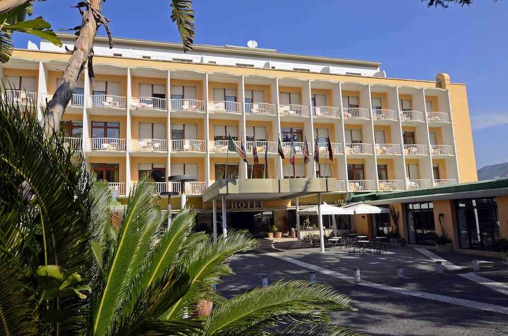 Grand Hotel Moon Valley in VICO EQUENSE