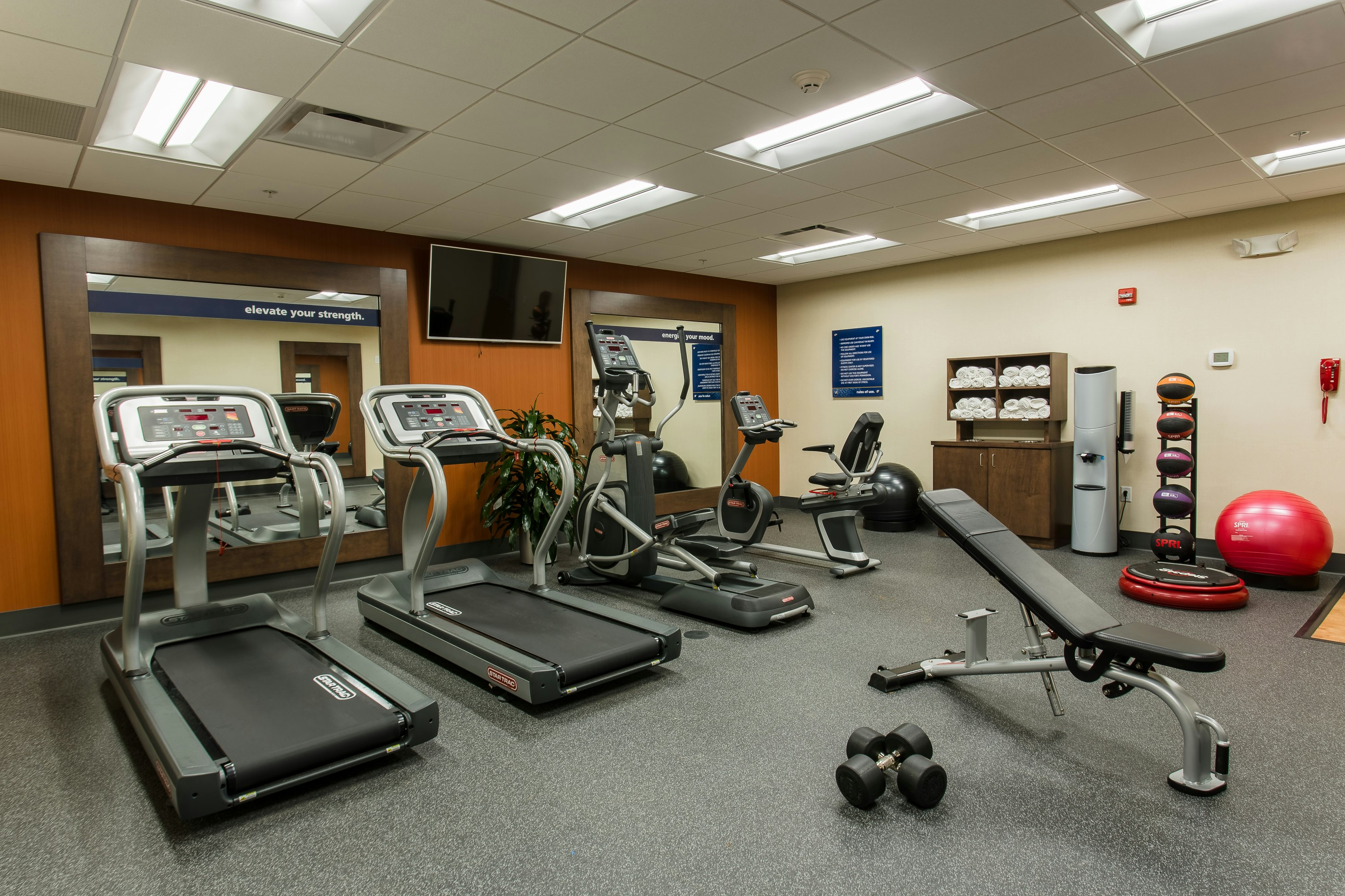 Hampton Inn and Suites Knoxville Papermill Drive 24/41