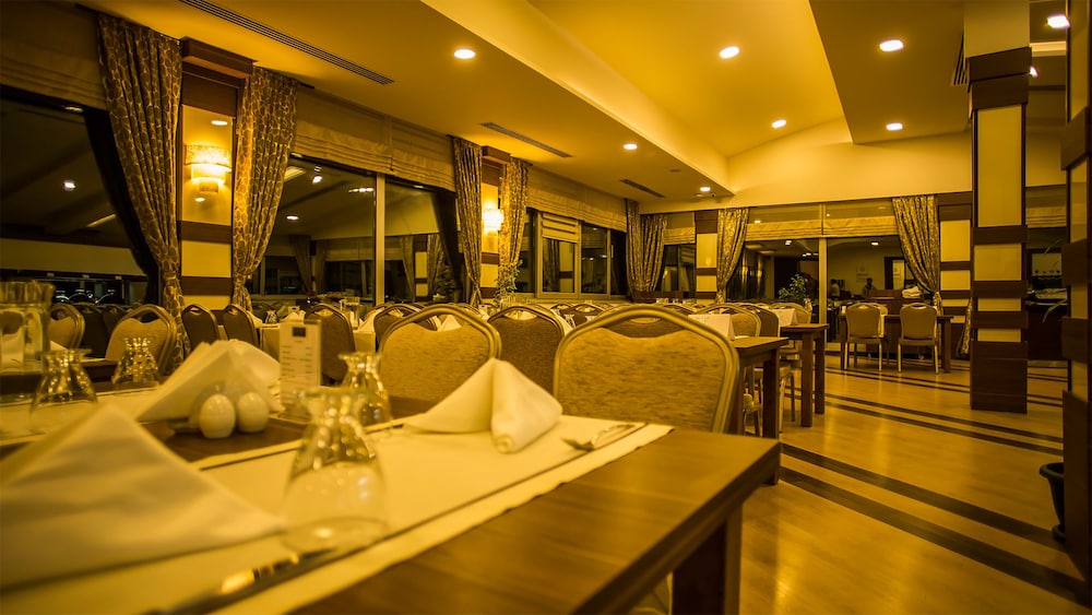 Parion Hotel 50/67