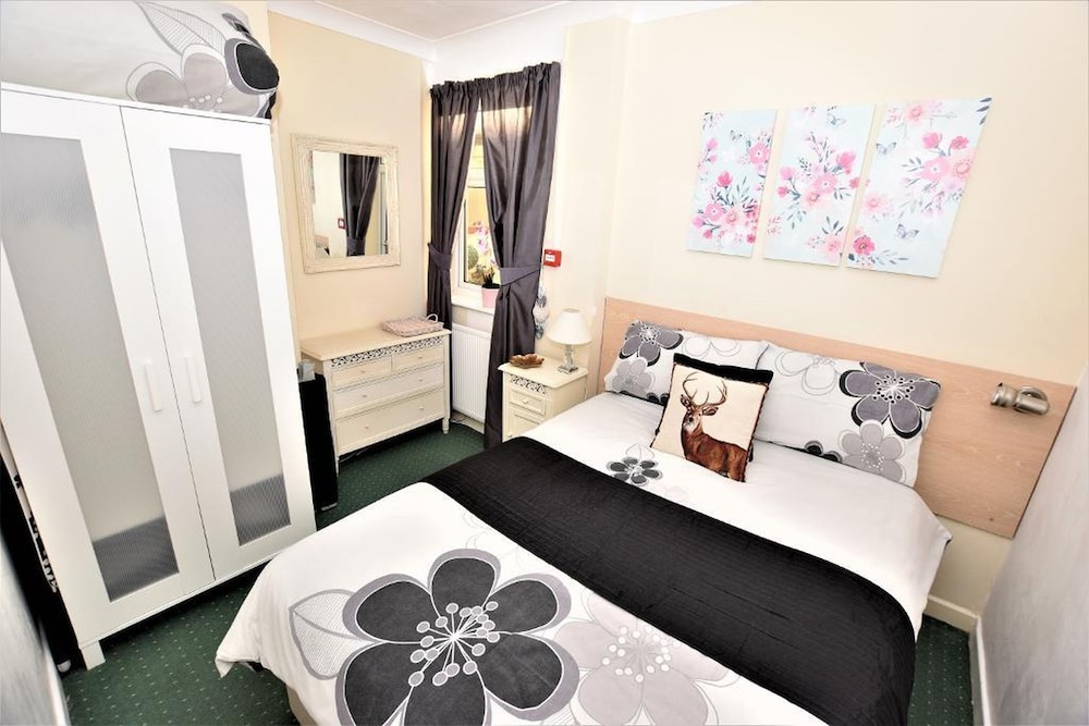 Bridle Lodge Superior Apartments 14/50