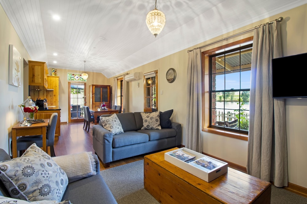 Stonewell Cottages & Vineyards 21/50