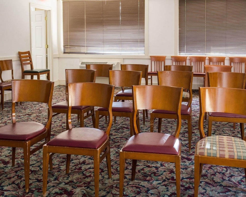 Rodeway Inn Colonial Heights I-95 27/40