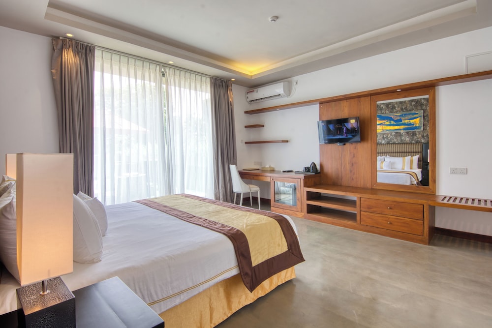 DELUXE, SEA VIEW