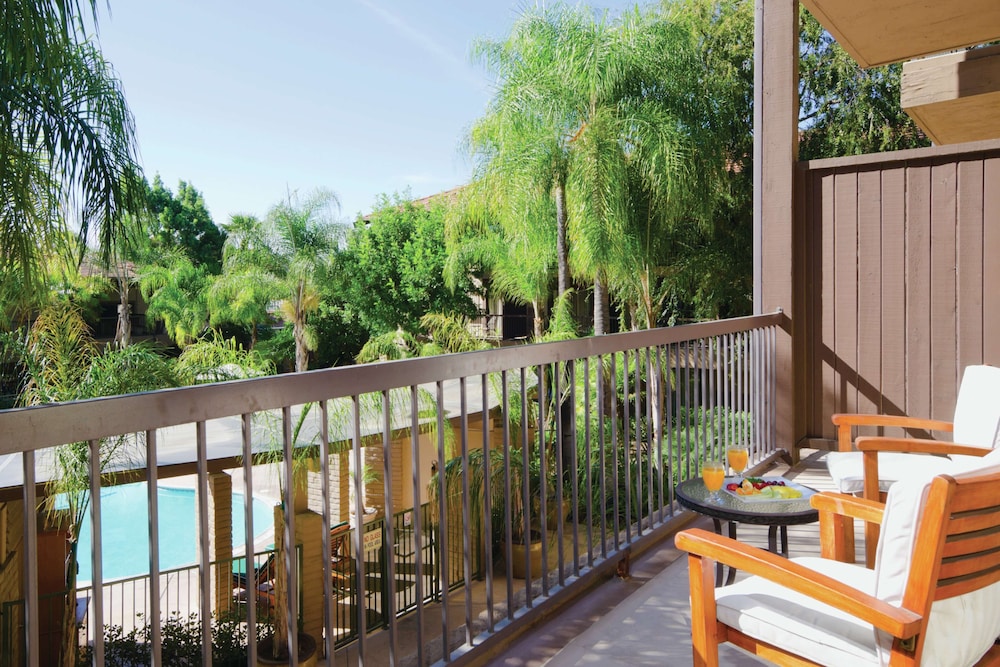 Doubletree By Hilton Claremont in CLAREMONT - CA