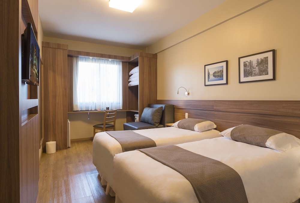 Deluxe, Quadruple, Double and Twin Beds