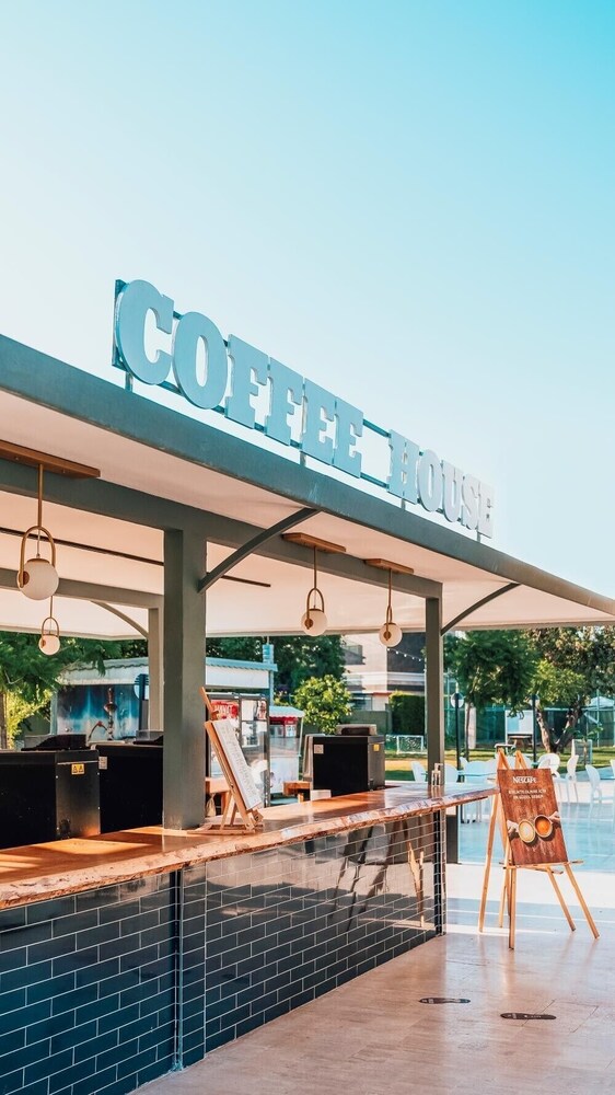 Dosinia Luxury Resort in KEMER