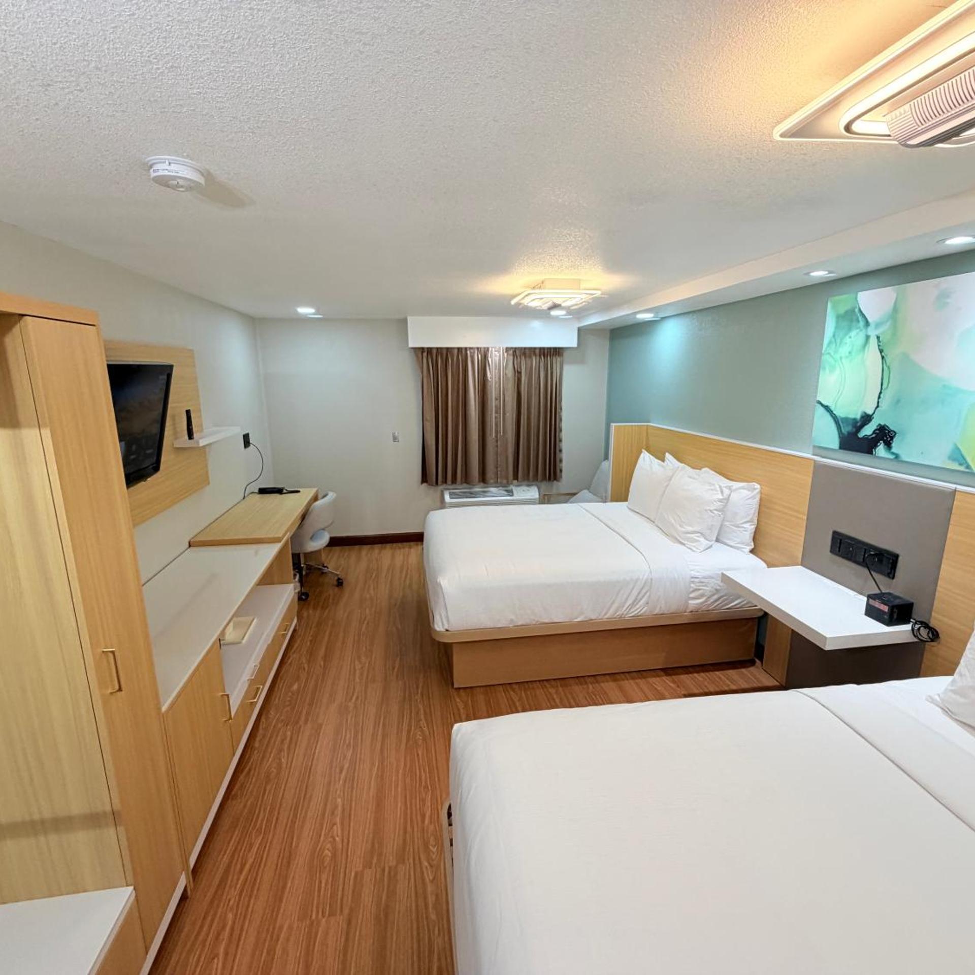 Suite, Queen Bed