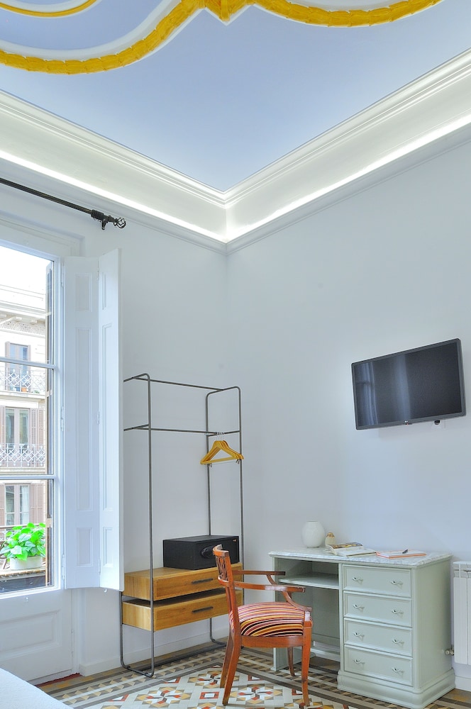 Hostal Girona 38/50