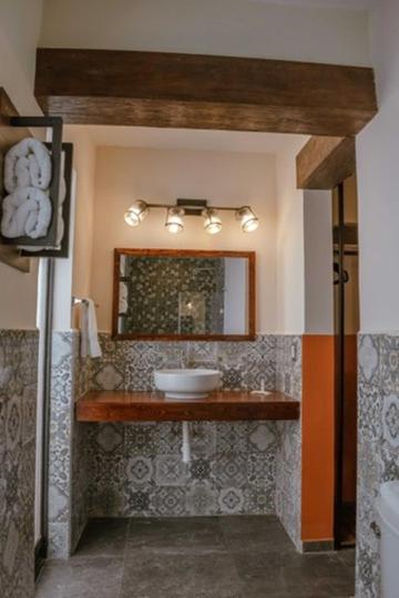 Hotel Embajadoras 5/54