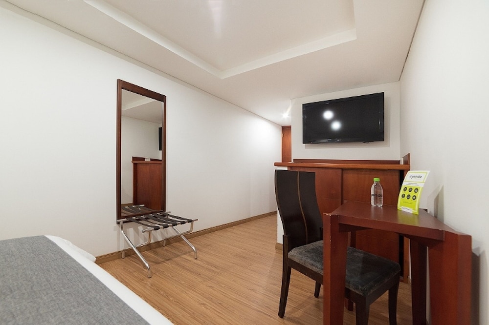 Ayenda 1043 Apartahotel Kafir 52/59