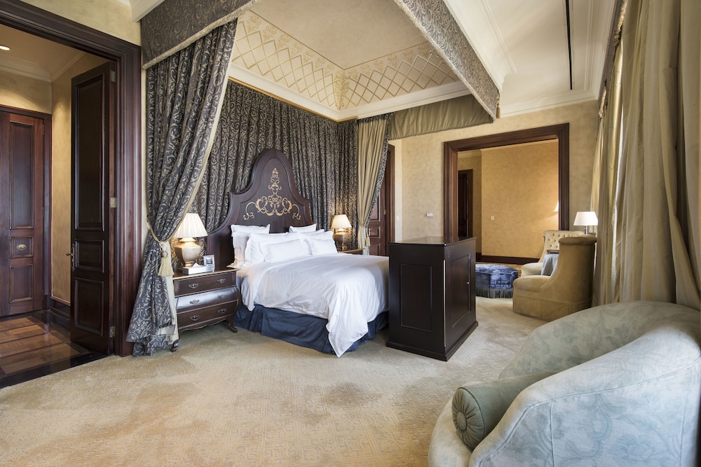 Palazzo Hotel At Montecasino 15/69