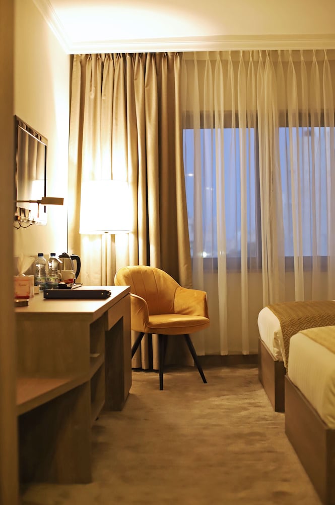 The Sanrock Hotel 27/47