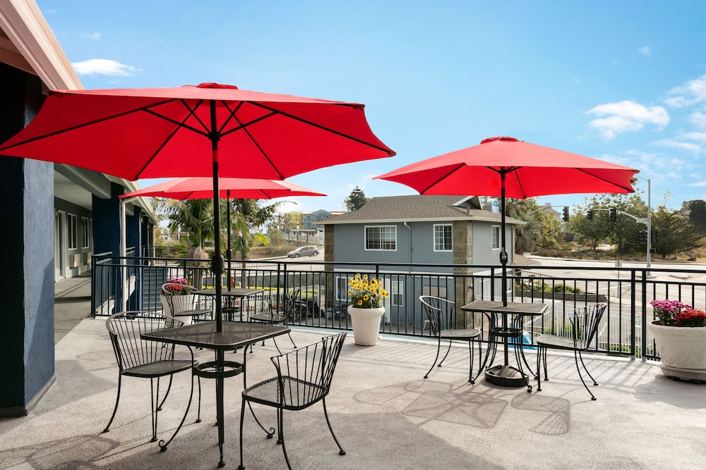 Torch Lite Inn 28/35