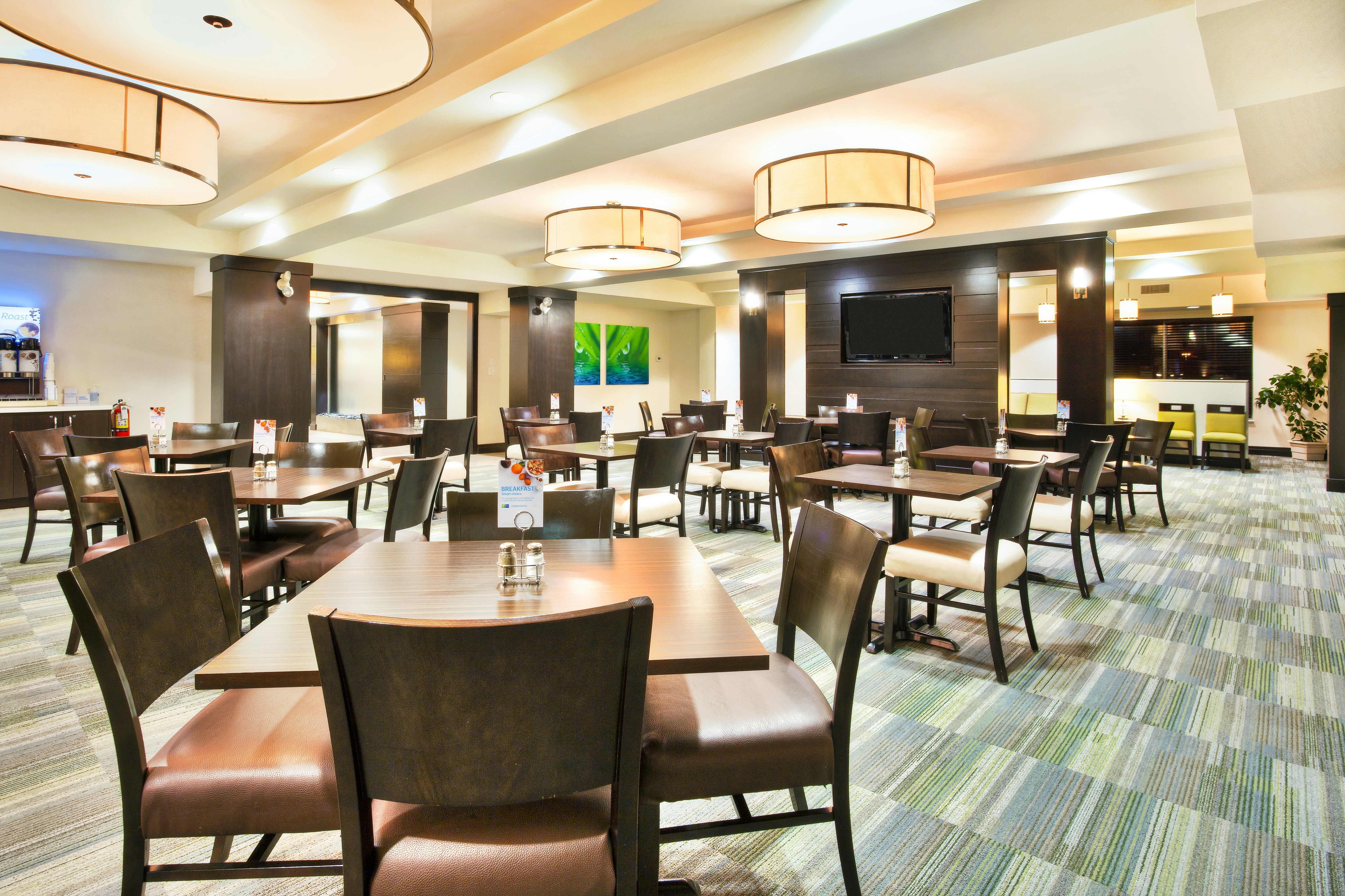 Holiday Inn Express: Sault Ste Marie 22/34