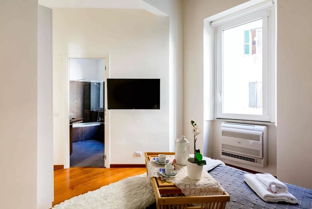 The Sistina Suite 27/46