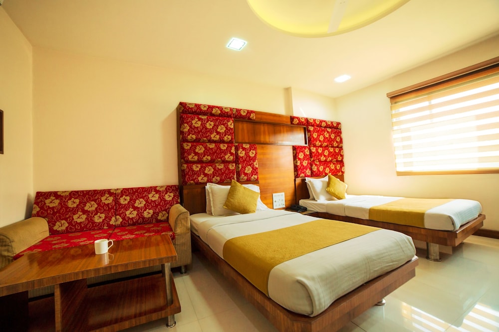 HOTEL GK PALACE 12/25