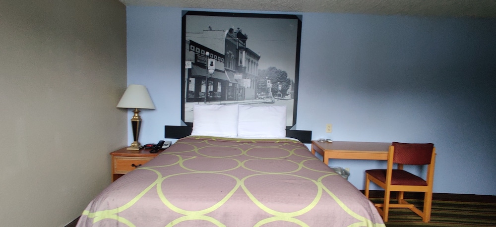 Super 8 By Wyndham Champaign 20/52