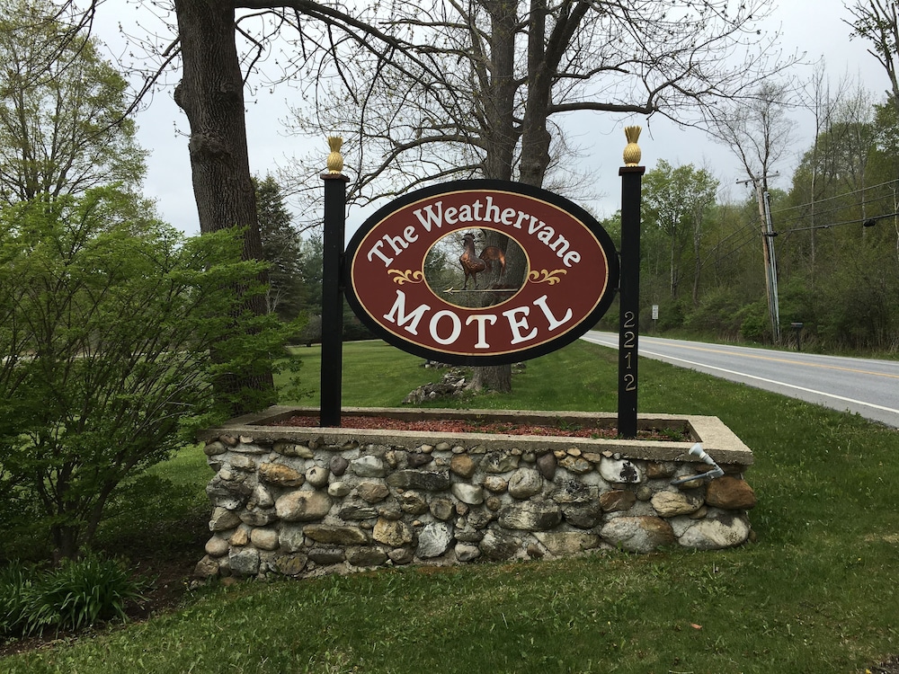 Weathervane Motel 63/70
