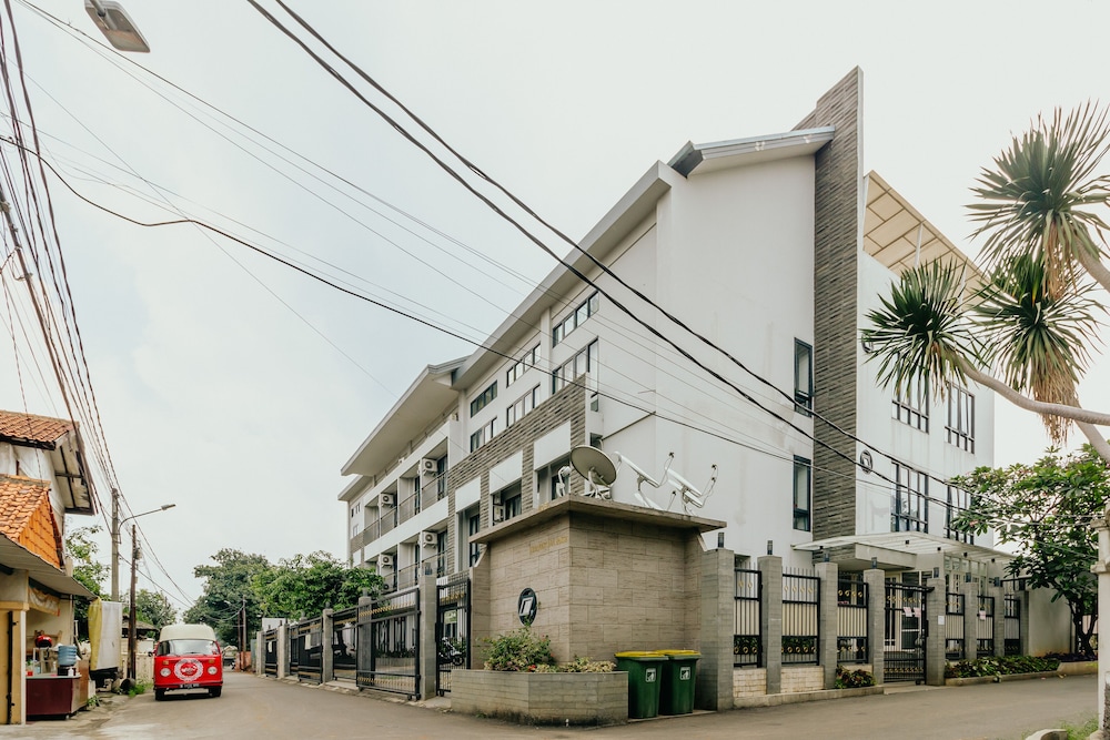 Urbanest Inn House TB Simatupang 3/72