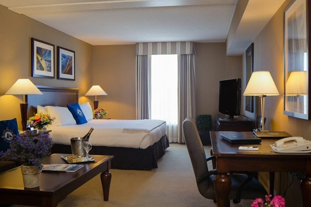 Salem Waterfront Hotel and Suites 12/45