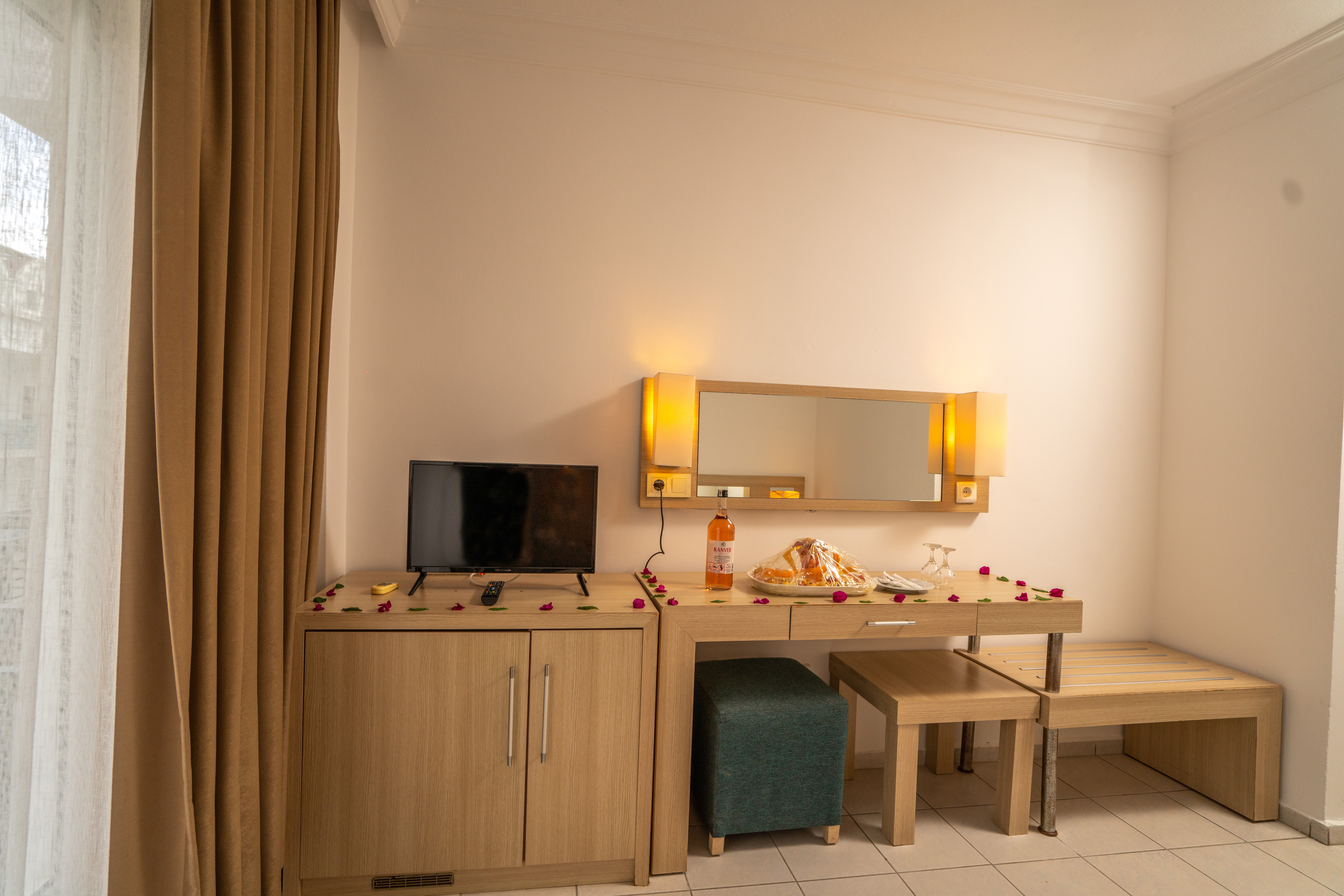 Malibu Resort Hotel 24/50