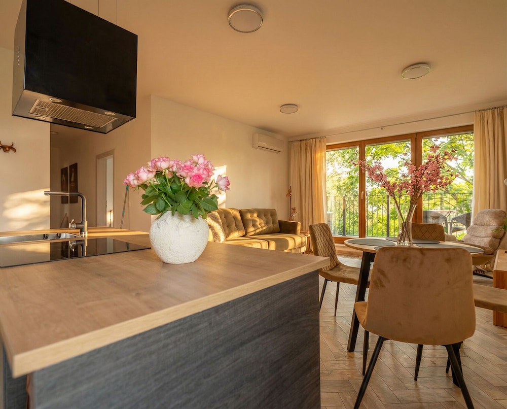 Premier, Apartment